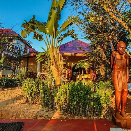 Olympe De Bemaraha Hotel Bekopaka ภายนอก รูปภาพ