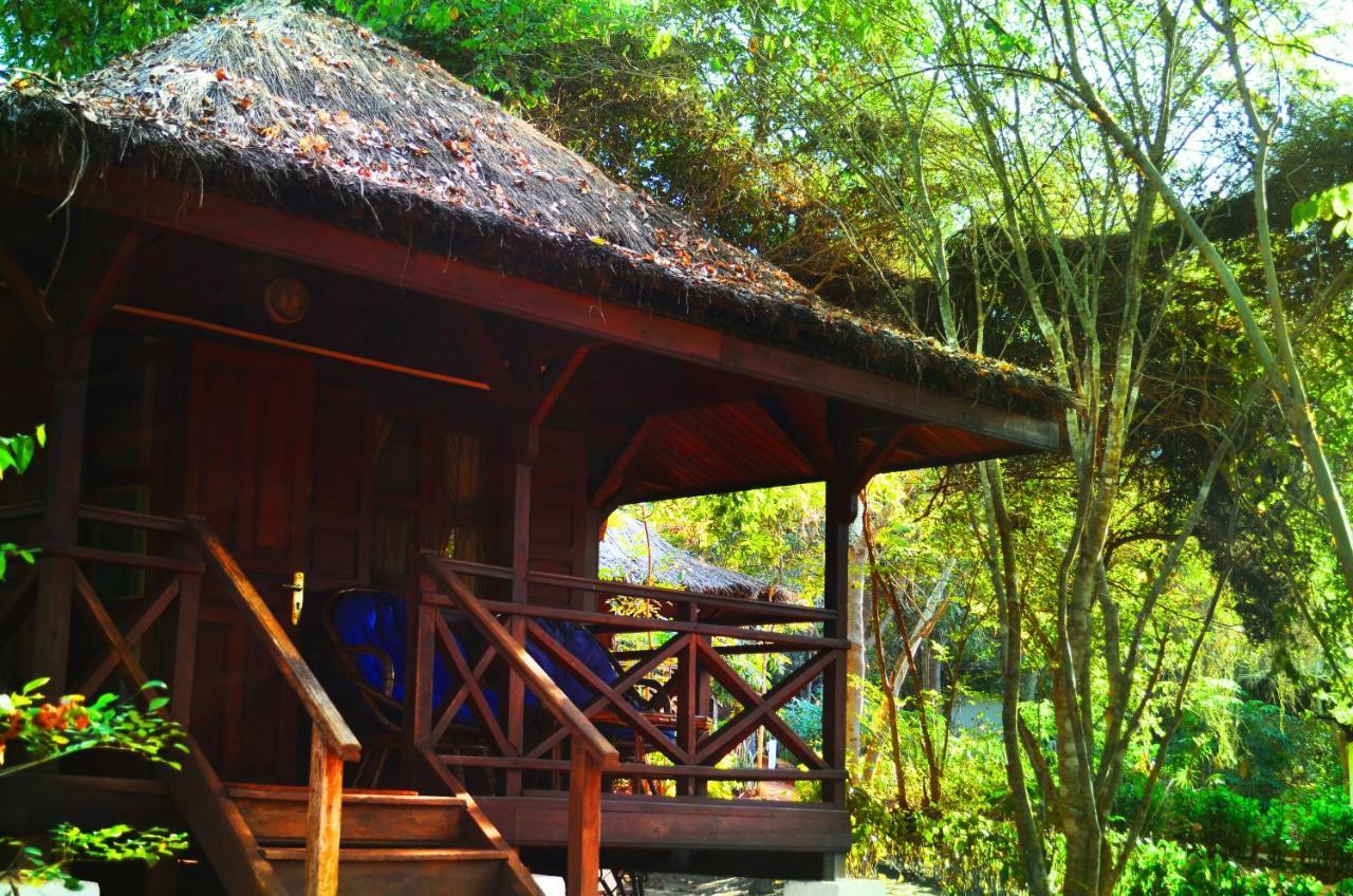 Olympe De Bemaraha Hotel Bekopaka ภายนอก รูปภาพ
