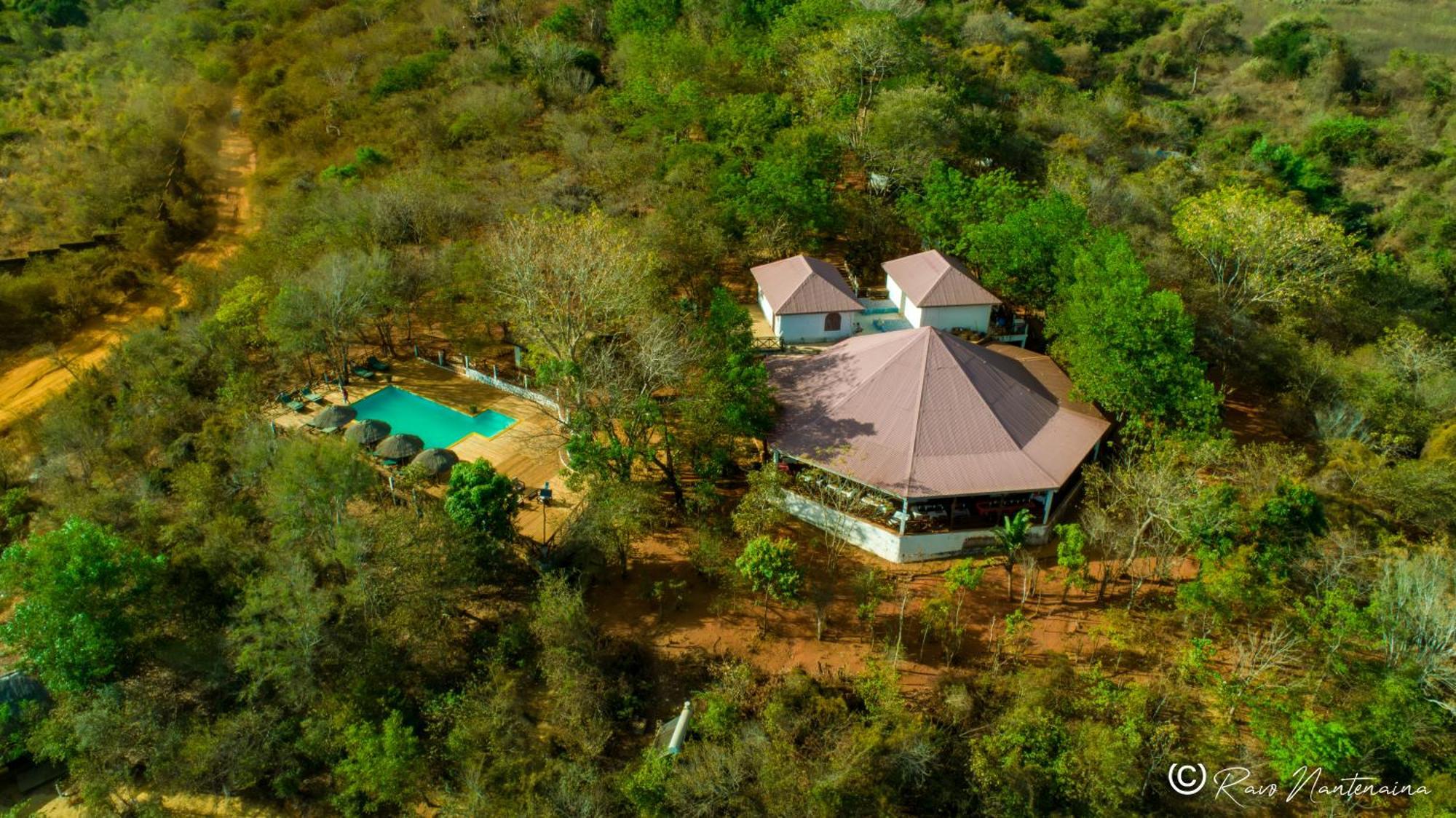 Olympe De Bemaraha Hotel Bekopaka ภายนอก รูปภาพ